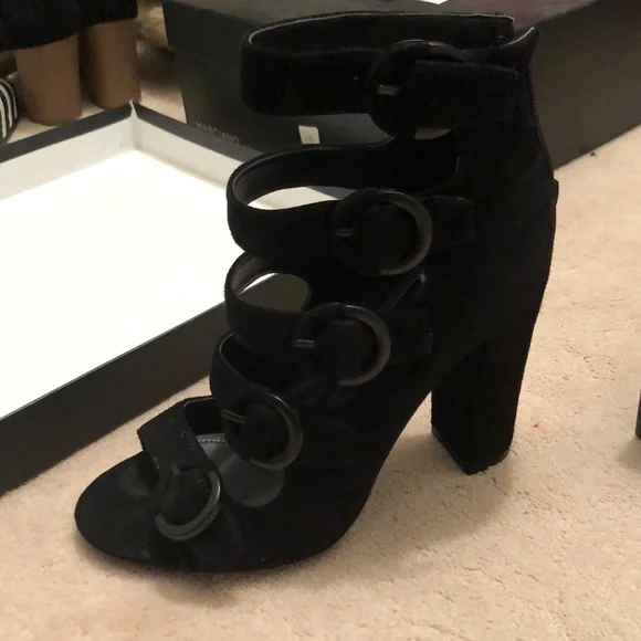Kendall + Kylie heels - Picture 4 of 7